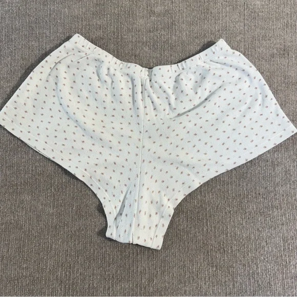 Brandy Melville John Galt Floral Ribbed Waffle Knit Shorts Size 12 Sm White Pink - Picture 2 of 8